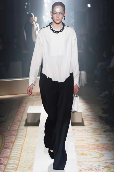 Look 38